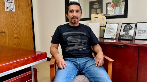 Angel Rodrigo Minguela Palacios recupera su libertad tras más de un mes de detención por ICE.