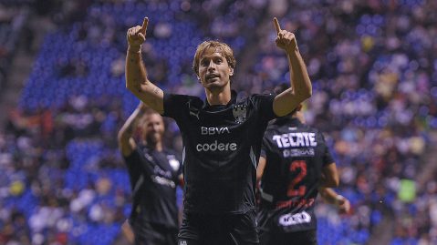Sergio Canales marcó un triplete este fin de semana.