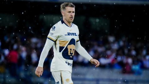 Ciudad de México, 31 de agosto de 2025. Aaron Ramsey, durante el partido correspondiente a la jornada 7 del torneo Apertura 2025 de la Liga BBVA MX, entre los Pumas de la UNAM y los Rojinegros del Atlas, realizado en el estadio Olímpico Universitario. Foto: Imago7 / Diego Padilla