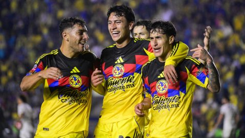 Las Águilas destruyeron a Pumas en el Estadio Ciudad de los Deportes.