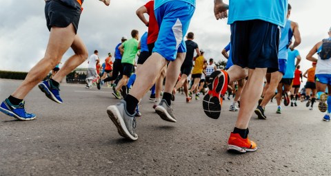 Quizás no es tan saludable como creíamos: estudio sugiere que corredores de maratón podrían enfrentar un mayor riesgo de cáncer