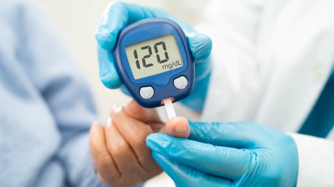 La diabetes más allá del azúcar: factores genéticos, ambientales y estilo de vida aumentan su incidencia