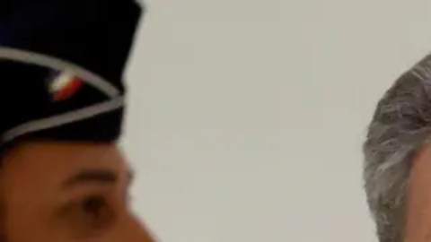 El expresidente francés Nicolas Sarkozy fue condenado a cinco años de cárcel tras ser declarado culpable de conspiración criminal.