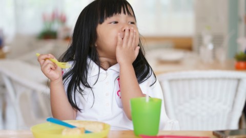 La amenaza invisible: exposición al plástico doméstico es un riesgo de salud para los niños