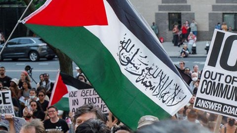 Estudiantes durante un evento en favor de Palestina