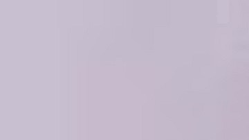 Lewis enfrenta cargos de perturbación escolar y daños maliciosos a la propiedad valorados en más de $10,000 dólares.