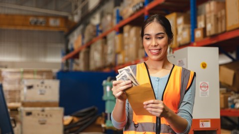 Algunos empleos requieren licenciatura, capacitación técnica o al menos un diploma por haber completado la secundaria.