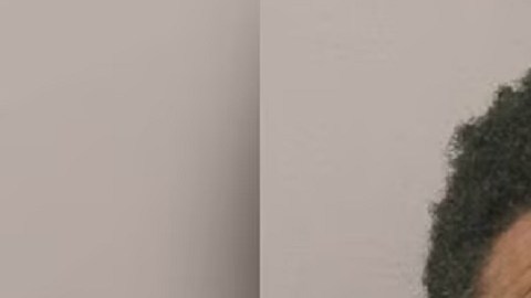 Armstrong enfrenta cargos de allanamiento y robo, informó la policía de Norristown.