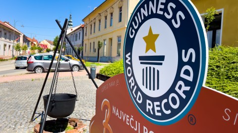 Guinness World Records aclaró que este tipo de maniobras solo pueden ser realizadas por profesionales altamente capacitados.
