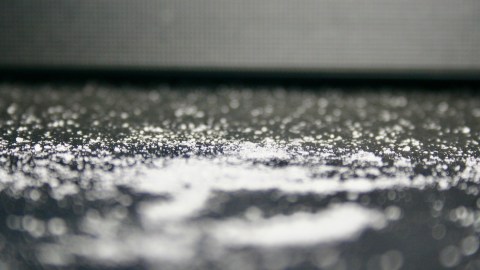 La sal derramada en la entrada puede ser señal de brujería.