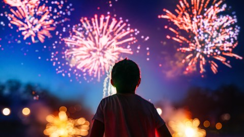 El Departamento de Bomberos de Tulsa recordó que usar o poseer fuegos artificiales dentro de los límites de la ciudad es ilegal.
