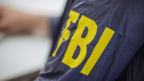 El FBI calificó estas amenazas de “específicas y directas”, descartando que se tratara de una exageración o una broma.