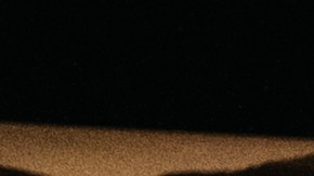 Manuel Oliver hace el monólogo de la pieza teatral con la que busca llamar la atención sobre el problema de la violencia armada en el país.