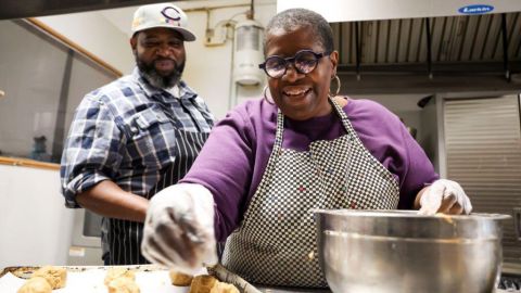 "Descubrí que mi madre biológica era la dueña de la panadería que yo frecuentaba en el barrio"