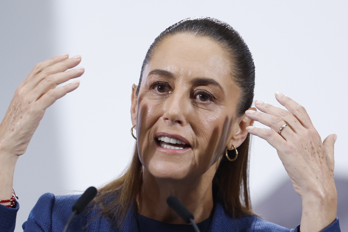 Sheinbaum llama a “cumplirle al pueblo” de México al celebrar su primer año de gobierno