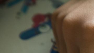 Expertos en desarrollo infantil advirtieron sobre los riesgos de las relaciones emocionales entre menores y sistemas de IA diseñados para mantener la conversación.