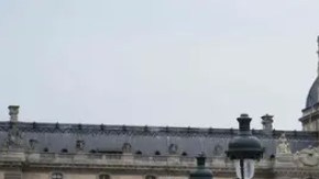 El Museo del Louvre reabre tras el robo de joyas