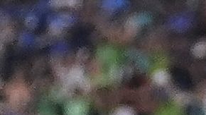 Obed vargas (18) celebra un gol con su compañero Jesús Ferreira.