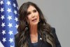 Sin presentar pruebas, Kristi Noem dice que cárteles ofrecen recompensa por matar a agentes del ICE