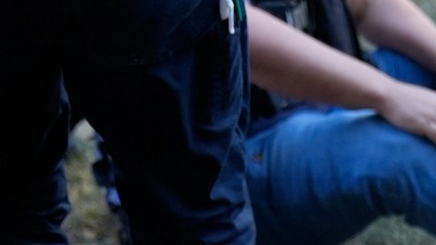 Un activista es detenido en Chicago por un agente federal.