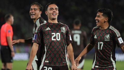 Mexico's Hugo Camberos (20) celebrates scoring his side's third goal against Chile during a FIFA U-20 World Cup round of sixteen soccer match at Elias Figueroa Brander Stadium in Valparaiso, Chile, Tuesday, Oct. 7, 2025. (AP Photo/Andre Penner)