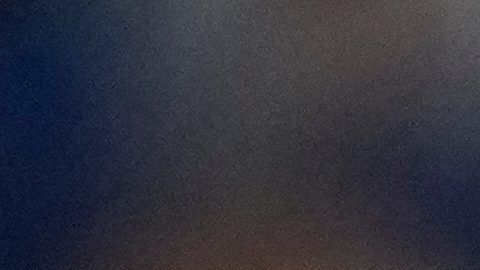 Yoshinobu Yamamoto reacciona tras recibir un hit de Bryce Harper, de los Phillies, durante el juego 3 de la Serie Divisional realizado en el estadio de los Dodgers.