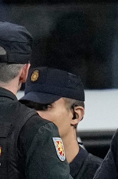 Vinícius Jr. tuvo que ser sujetado por miembros del cuerpo técnico para evitar que la bronca creciera.