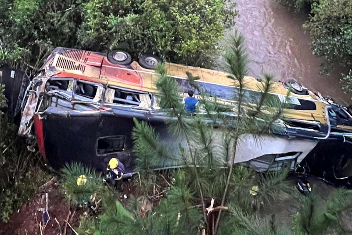 Trágico accidente de bus en Argetnina deja al menos nueve muertos y 29 ...