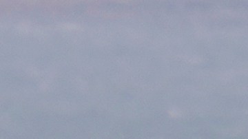 JetBlue informó que personal médico evaluó a pasajeros y atendió a tres con lesiones menores.