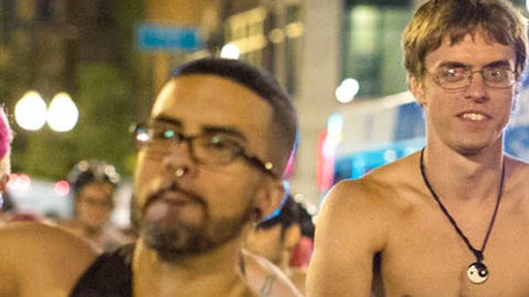 Ciclistas desnudos durante un recorrido por las calles