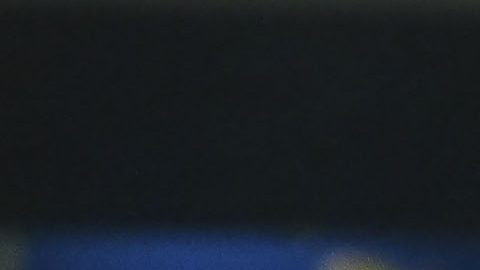 "Chicharito" Hernández remata a puerta durante el encuentro más reciente entre Chivas y Pumas.