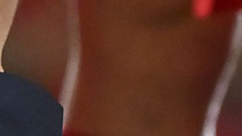 Alexis Vega., capitán del Toluca besa la Campeones Cup.