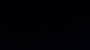 Daniel Aguirre besa el escudo de Chivas en la celebración del gol que le dio el triunfo a los rojiblancos.