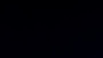 Daniel Aguirre besa el escudo de Chivas en la celebración del gol que le dio el triunfo a los rojiblancos.