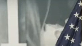 La secretaria de Seguridad Nacional, Kristi Noem, en conferencia en Florida.