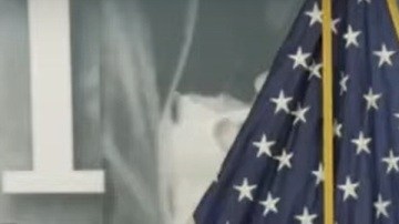 La secretaria de Seguridad Nacional, Kristi Noem, en conferencia en Florida.