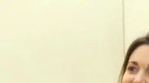 María Corina Machado tenía 37 años cuando se reunió en 2005 con el entonces presidente de EE.UU. George W. Bush.