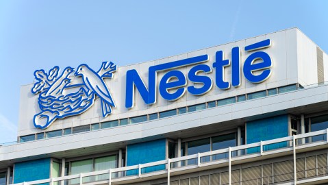 Nestlé despedirá miles de empleados