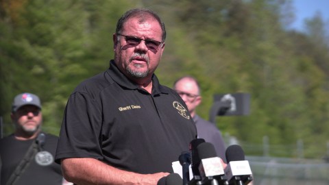 El sheriff del condado de Humphreys, Chris Davis, dijo que no se recuperaron sobrevivientes de la explosión en Accurate Energetic Systems.