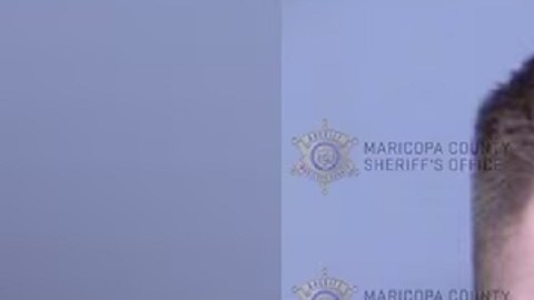El caso sigue bajo investigación mientras Brown espera su proceso judicial por el asesinato de los dos jóvenes.