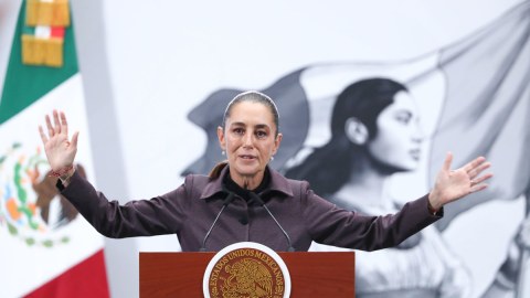 Sheinbaun dice que México busca acuerdo con Gobierno de Trump para evitar aranceles a vehículos pesados