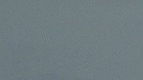 Palestinos observan el humo de los ataques militares israelíes en el centro de la Franja de Gaza, el jueves 9 de octubre de 2025.