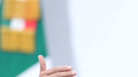 Sheinbaun dice que México busca acuerdo con Gobierno de Trump para evitar aranceles a vehículos pesados