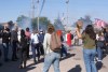 A los agentes se les prohibió utilizar armas de control de disturbios, como proyectiles y gas lacrimógeno.