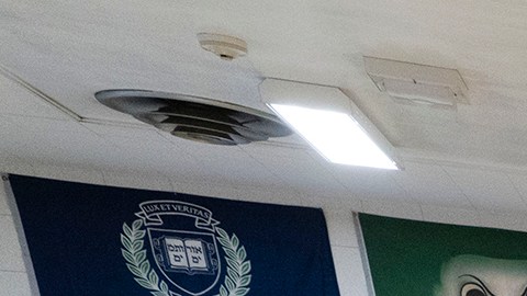 El gobierno de Trump desplegará observadores en lugares de votación en California y Nueva Jersey.