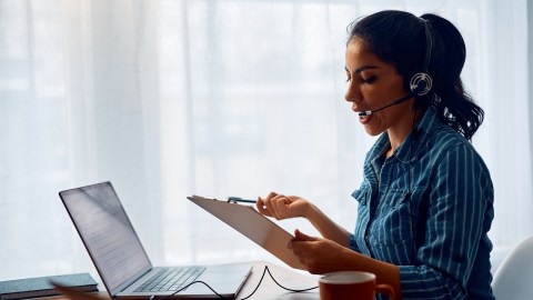 Cada vez más empresas contratan asistentes virtuales para tareas administrativas o de gestión de agenda, con jornadas de medio tiempo.