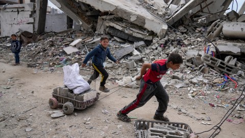 Advierten que servicios de salud de Gaza han sido "hechos añicos" después de dos años de conflicto y se encuentran "al borde del colapso total".