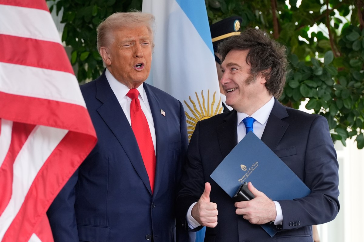 Trump asegura que la victoria de Milei "le hizo ganar mucho dinero a EE ...