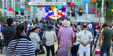La Feria de Los Moles se celebra este domingo en el Gloria Molina Grand Park.