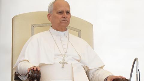 El Papa León denuncia las "medidas inhumanas" que tratan a los inmigrantes "como basura".